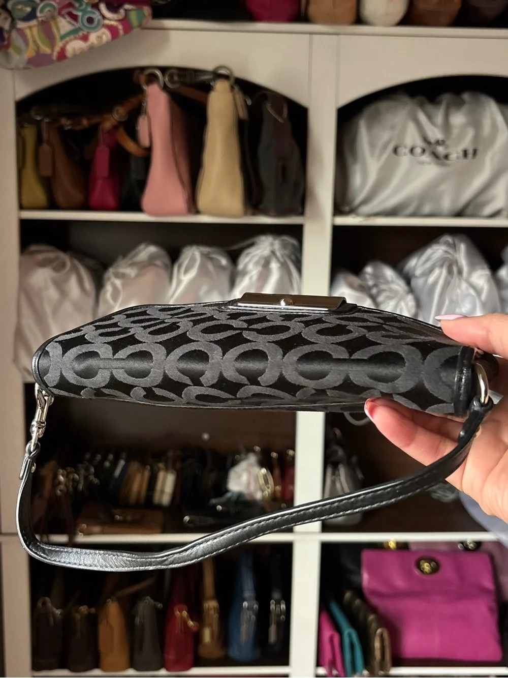 ❌❌SOLD❌❌🖤Y2K Kristin Op Art Large Wristlet Mini Bag🖤